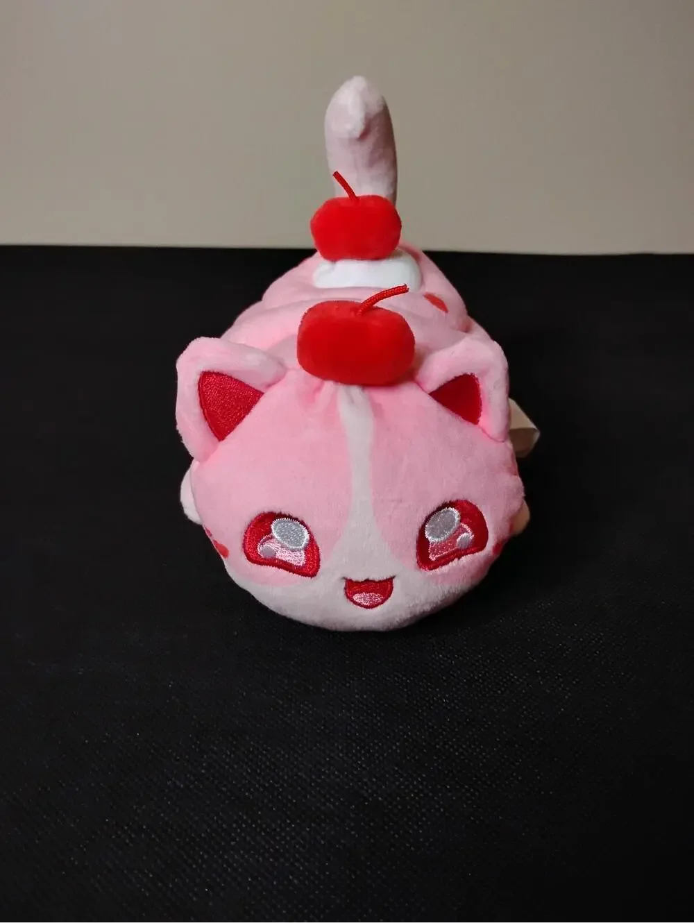Aphmau MeeMeow Cherry Cupcake Plush Toy Litter 3 Series‎ Collectible Stuffed Cat